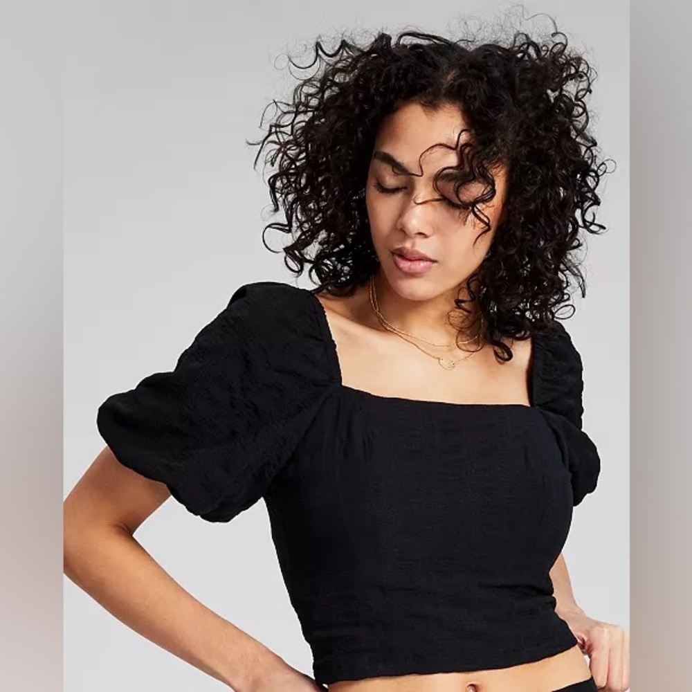 NWOT Puff Sleeve Crop Top